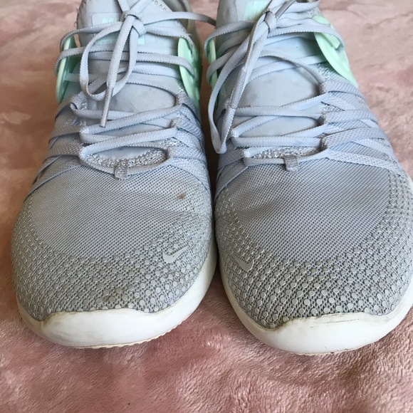 Nike free slip on runners - Picture 2 of 6